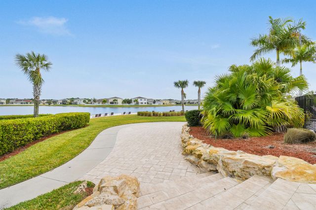 852 NW Leonardo Circle, Port St Lucie, FL 34986