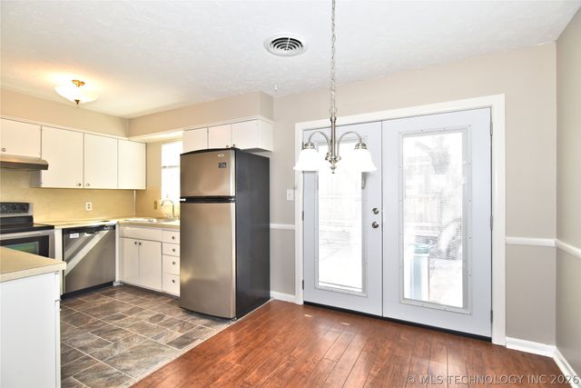 5637 S Newport Avenue 5637, Tulsa, OK 74105