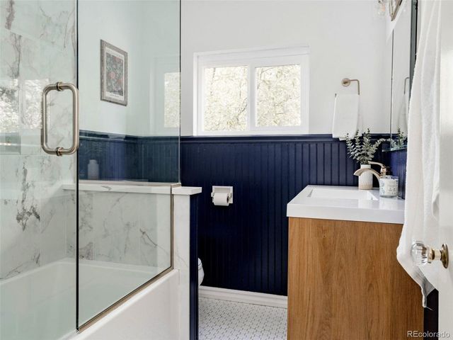 16 Lakewood Heights Dr, Lakewood, CO 80215