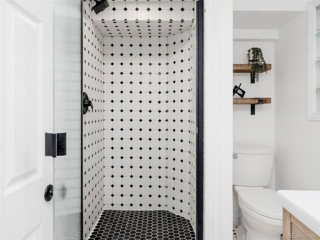 16 Lakewood Heights Dr, Lakewood, CO 80215