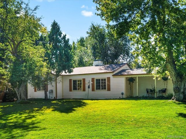 16 Lakewood Heights Dr, Lakewood, CO 80215
