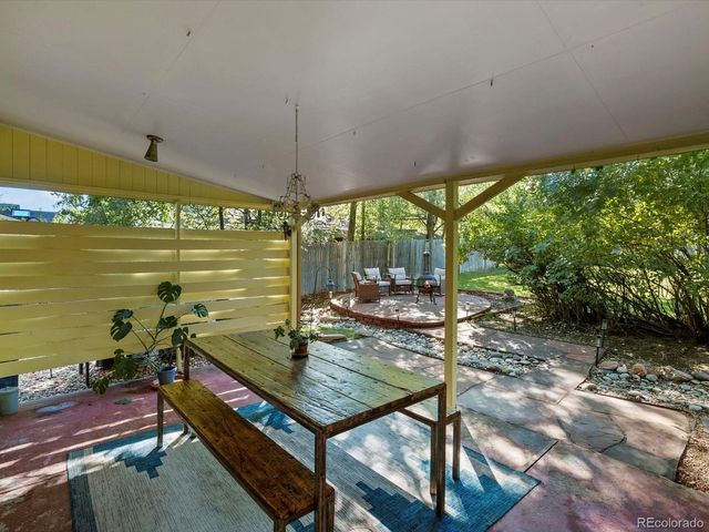 16 Lakewood Heights Dr, Lakewood, CO 80215