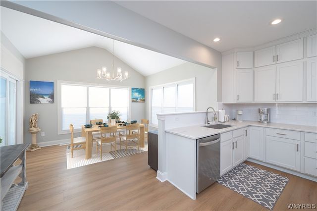 40 Greenspring Court, West Seneca, NY 14224