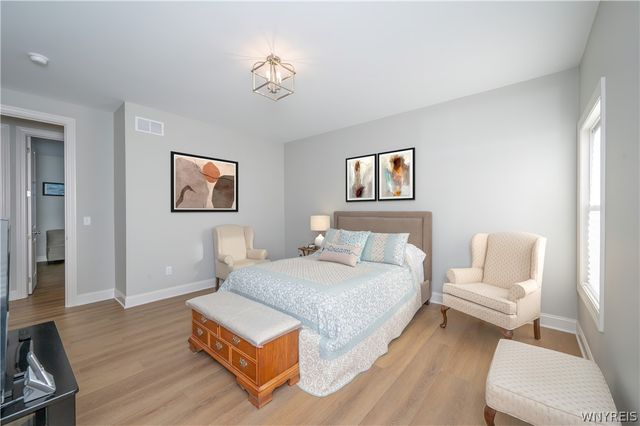 40 Greenspring Court, West Seneca, NY 14224