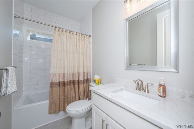 40 Greenspring Court, West Seneca, NY 14224