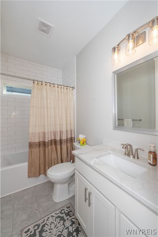 40 Greenspring Court, West Seneca, NY 14224