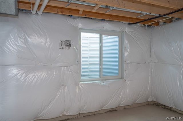 40 Greenspring Court, West Seneca, NY 14224