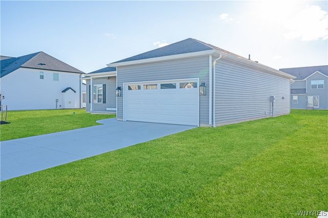 40 Greenspring Court, West Seneca, NY 14224