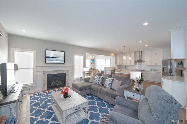 40 Greenspring Court, West Seneca, NY 14224