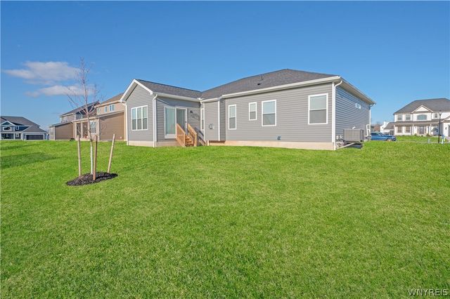 40 Greenspring Court, West Seneca, NY 14224