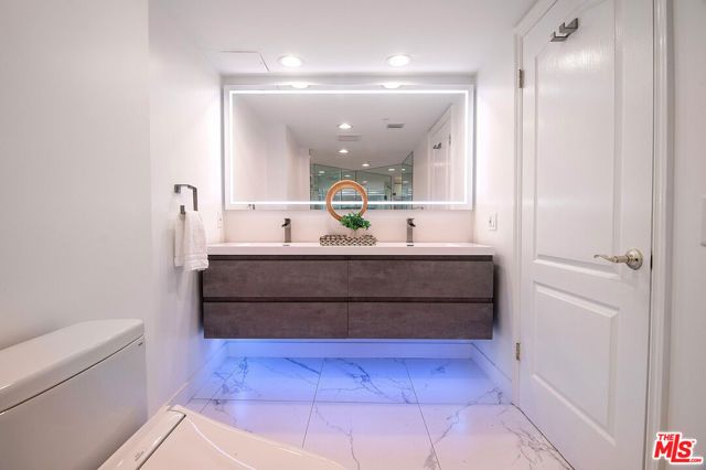 2007 S Beverly Glen Boulevard 102, Los Angeles, CA 90025