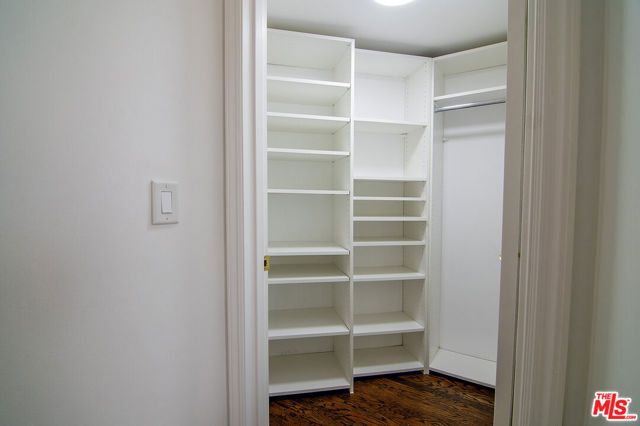 2007 S Beverly Glen Boulevard 102, Los Angeles, CA 90025