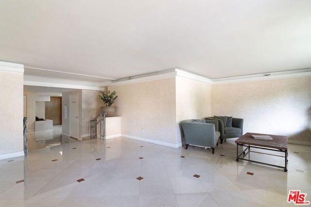 2007 S Beverly Glen Boulevard 102, Los Angeles, CA 90025