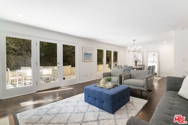 2007 S Beverly Glen Boulevard 102, Los Angeles, CA 90025