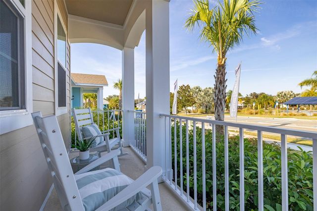 983 FIESTA KEY CIRCLE, Lady Lake, FL 32159