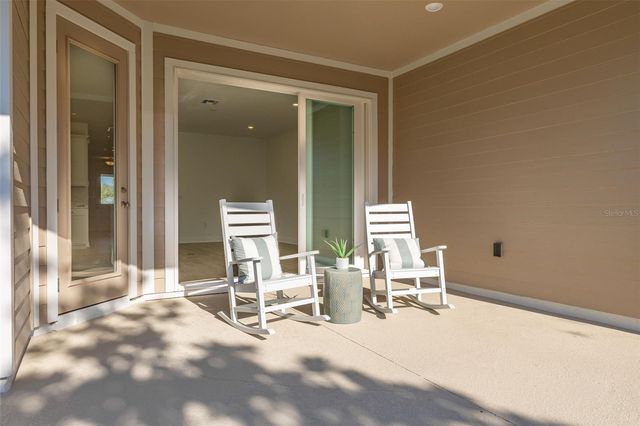 983 FIESTA KEY CIRCLE, Lady Lake, FL 32159