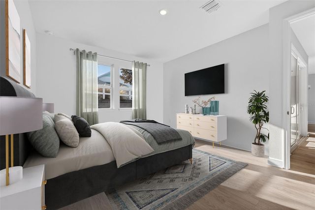 983 FIESTA KEY CIRCLE, Lady Lake, FL 32159