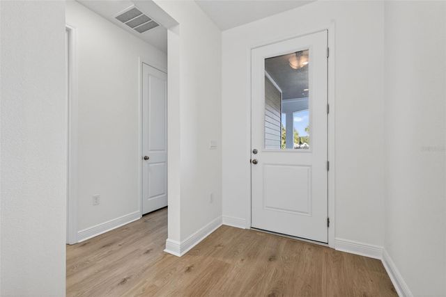 983 FIESTA KEY CIRCLE, Lady Lake, FL 32159