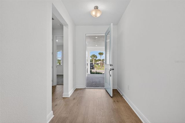 983 FIESTA KEY CIRCLE, Lady Lake, FL 32159