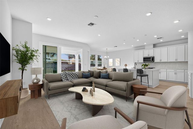 983 FIESTA KEY CIRCLE, Lady Lake, FL 32159