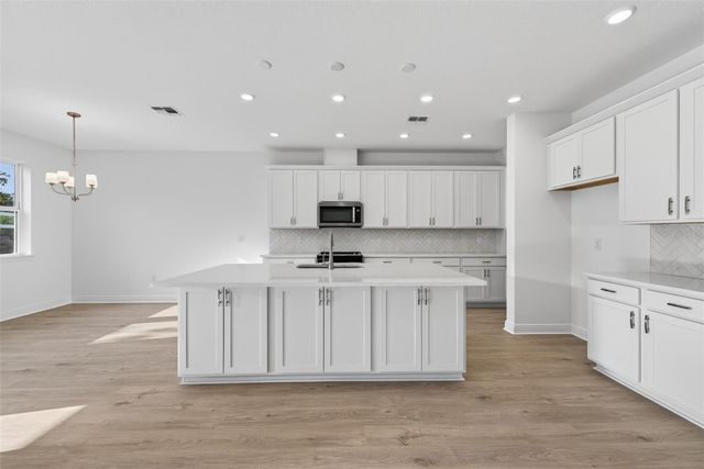 983 FIESTA KEY CIRCLE, Lady Lake, FL 32159