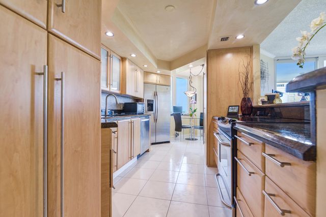 550 S Ocean Boulevard 703, Boca Raton, FL 33432