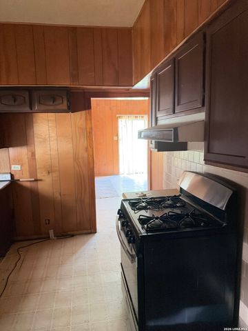 1215 Virginia Blvd, San Antonio, TX 78203