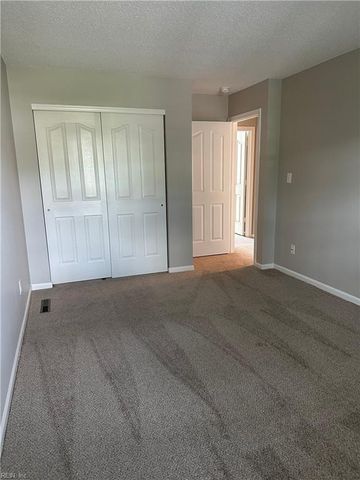1605 Woodstock CT, Chesapeake, VA 23320