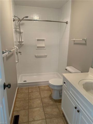 1605 Woodstock CT, Chesapeake, VA 23320
