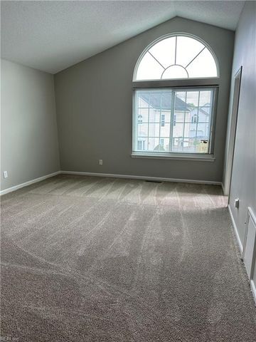 1605 Woodstock CT, Chesapeake, VA 23320