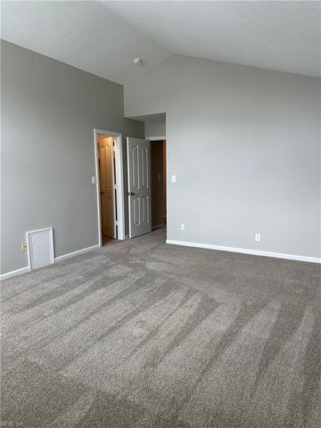 1605 Woodstock CT, Chesapeake, VA 23320