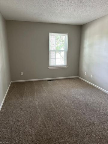 1605 Woodstock CT, Chesapeake, VA 23320