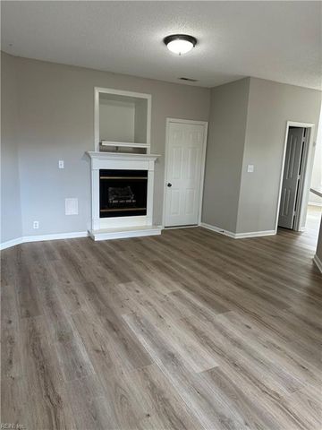 1605 Woodstock CT, Chesapeake, VA 23320