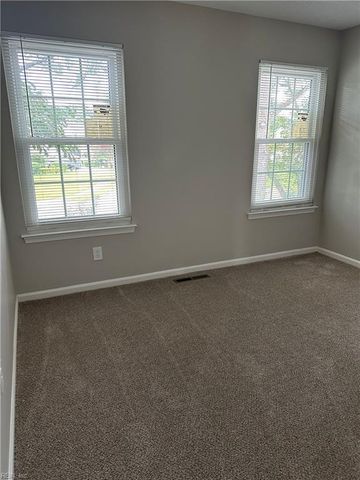 1605 Woodstock CT, Chesapeake, VA 23320