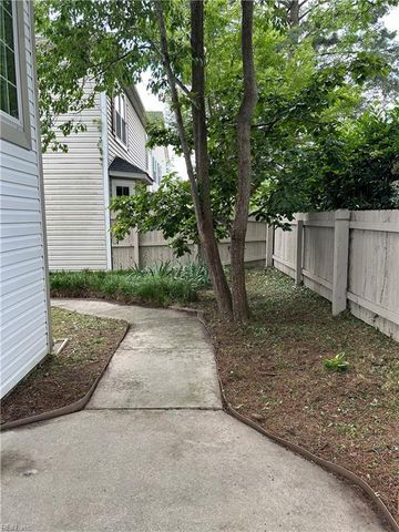 1605 Woodstock CT, Chesapeake, VA 23320