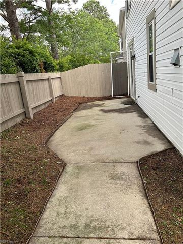 1605 Woodstock CT, Chesapeake, VA 23320