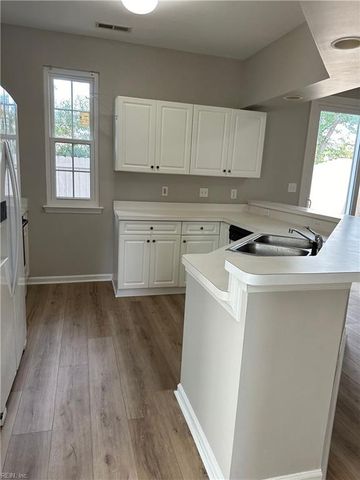 1605 Woodstock CT, Chesapeake, VA 23320