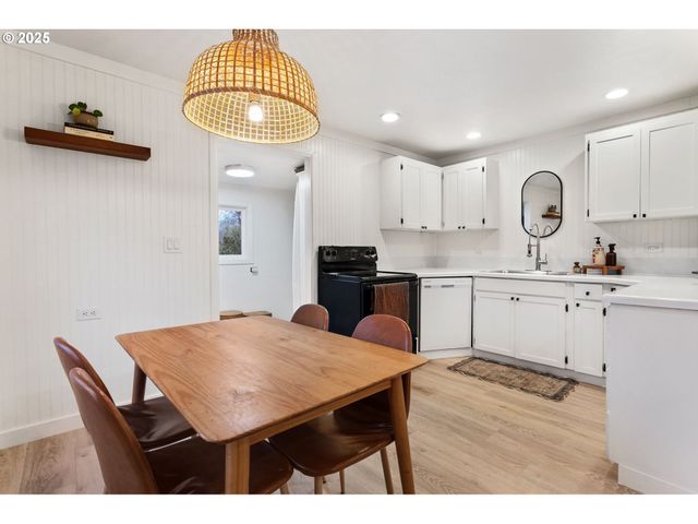 501 E JONES St, Yacolt, WA 98675