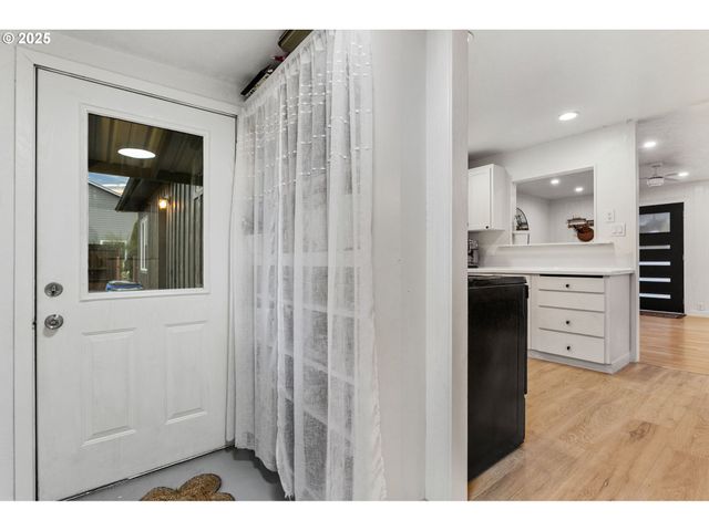 501 E JONES St, Yacolt, WA 98675