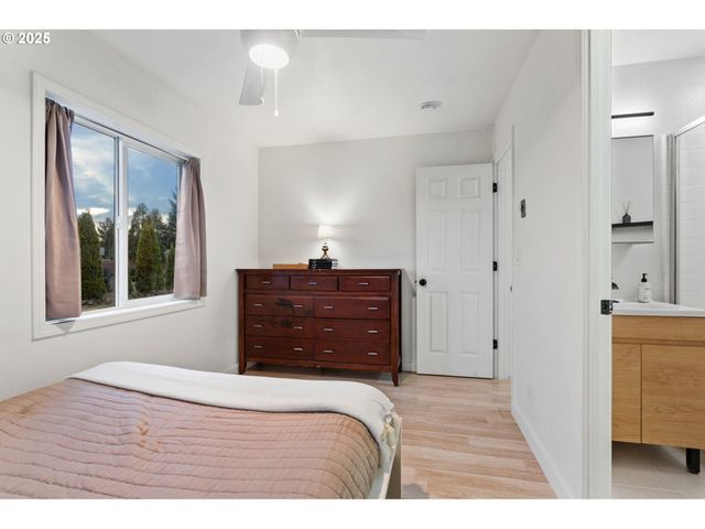 501 E JONES St, Yacolt, WA 98675