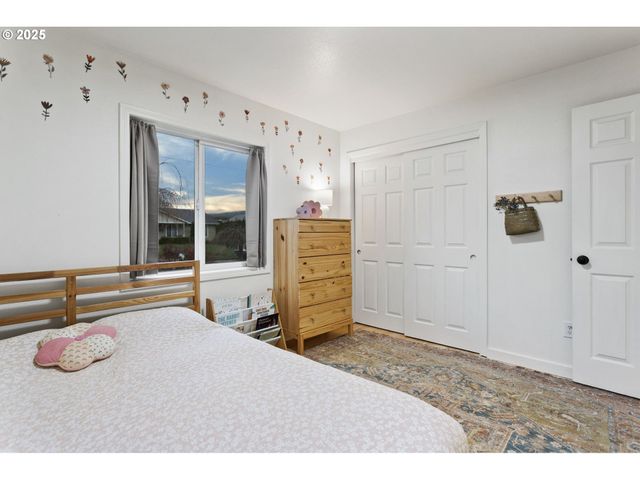 501 E JONES St, Yacolt, WA 98675