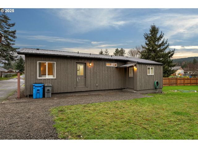 501 E JONES St, Yacolt, WA 98675