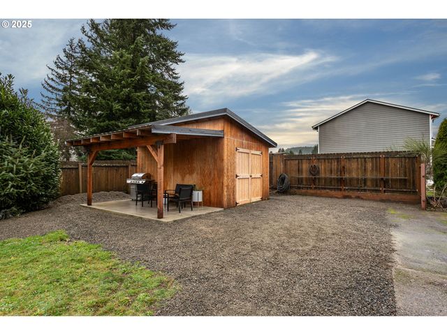 501 E JONES St, Yacolt, WA 98675
