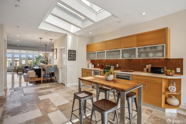 2550 Greenwich Street, San Francisco, CA 94123