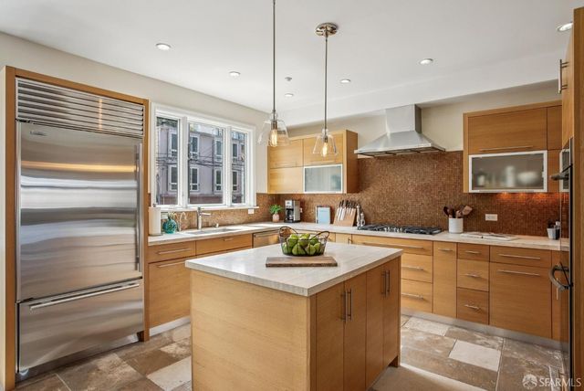 2550 Greenwich Street, San Francisco, CA 94123