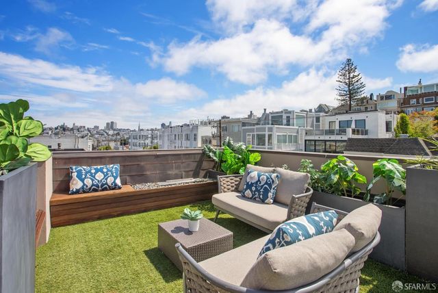 2550 Greenwich Street, San Francisco, CA 94123