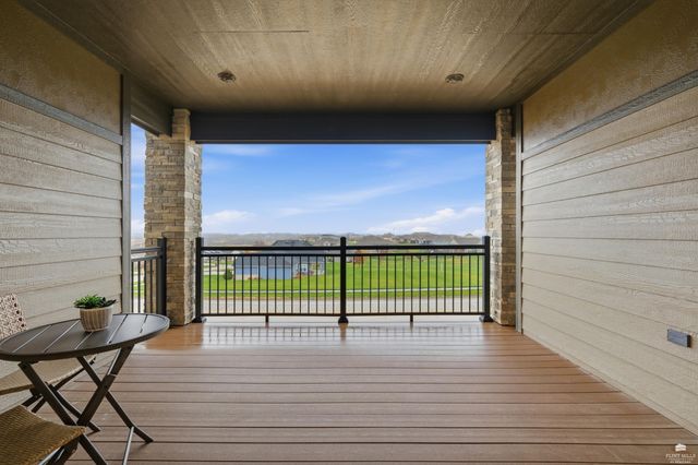 3508 N Pinehurst Circle, Manhattan, KS 66503