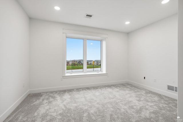 3508 N Pinehurst Circle, Manhattan, KS 66503