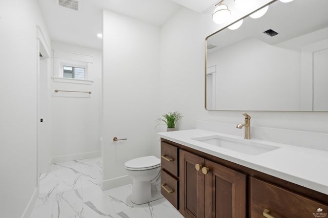 3508 N Pinehurst Circle, Manhattan, KS 66503