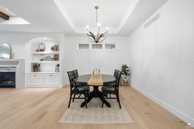 3508 N Pinehurst Circle, Manhattan, KS 66503